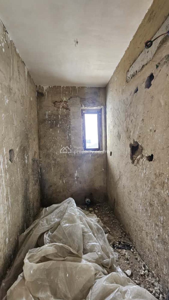 Lovely 2-bedroom Apartment in a Very Strategic Location, Lekki Phase 1, Lekki, Lagos, House for Sale