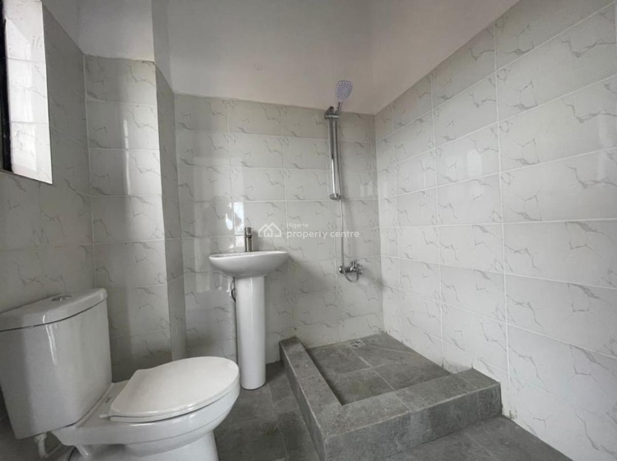 Unfurnished 3 Bedroom Apartment with Bq, By Elf, Lekki Phase 1, Lekki, Lagos, Flat / Apartment for Rent