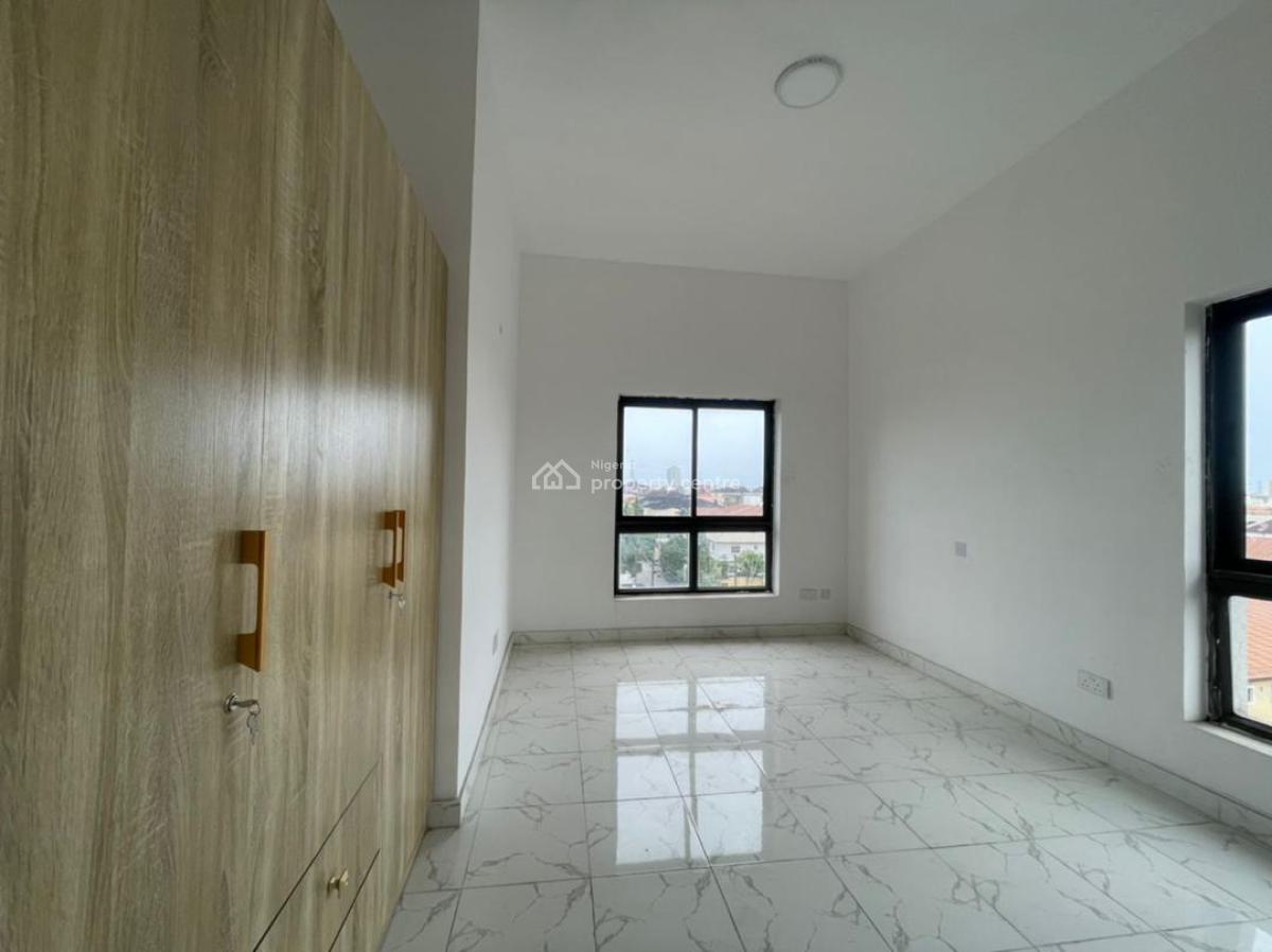 Unfurnished 3 Bedroom Apartment with Bq, By Elf, Lekki Phase 1, Lekki, Lagos, Flat / Apartment for Rent
