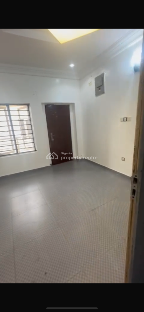 Luxury Mini Flat  Very Spacious to Share a Kitchen, Ikota Villa Estate , in a Serene Environment, Ikota, Lekki, Lagos, Mini Flat (room and Parlour) for Rent