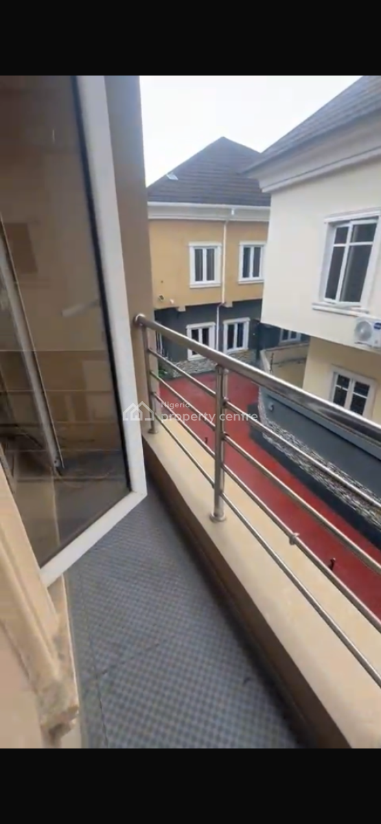 Luxury Mini Flat  Very Spacious to Share a Kitchen, Ikota Villa Estate , in a Serene Environment, Ikota, Lekki, Lagos, Mini Flat (room and Parlour) for Rent