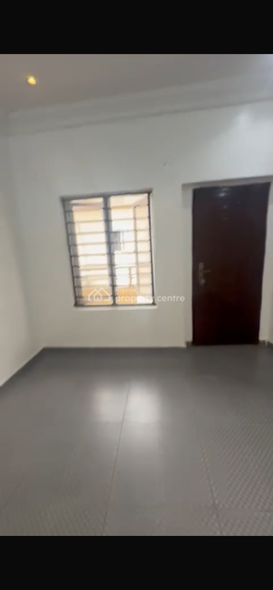 Luxury Mini Flat  Very Spacious to Share a Kitchen, Ikota Villa Estate , in a Serene Environment, Ikota, Lekki, Lagos, Mini Flat (room and Parlour) for Rent