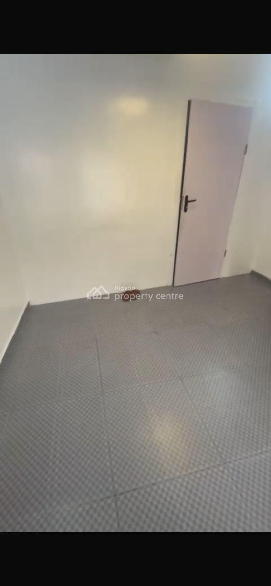 Luxury Mini Flat  Very Spacious to Share a Kitchen, Ikota Villa Estate , in a Serene Environment, Ikota, Lekki, Lagos, Mini Flat (room and Parlour) for Rent