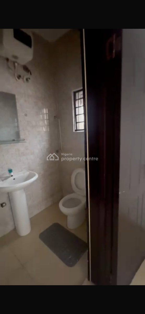 Luxury Mini Flat  Very Spacious to Share a Kitchen, Ikota Villa Estate , in a Serene Environment, Ikota, Lekki, Lagos, Mini Flat (room and Parlour) for Rent
