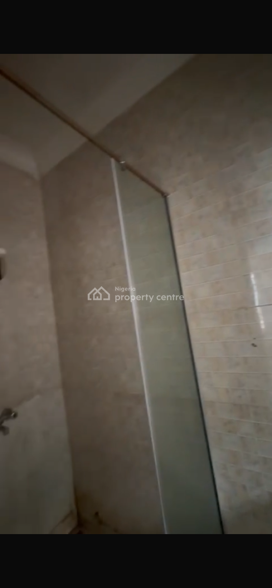 Luxury Mini Flat  Very Spacious to Share a Kitchen, Ikota Villa Estate , in a Serene Environment, Ikota, Lekki, Lagos, Mini Flat (room and Parlour) for Rent