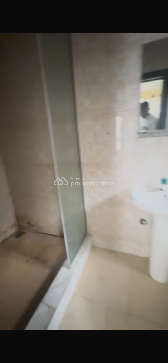 Luxury Mini Flat  Very Spacious to Share a Kitchen, Ikota Villa Estate , in a Serene Environment, Ikota, Lekki, Lagos, Mini Flat (room and Parlour) for Rent