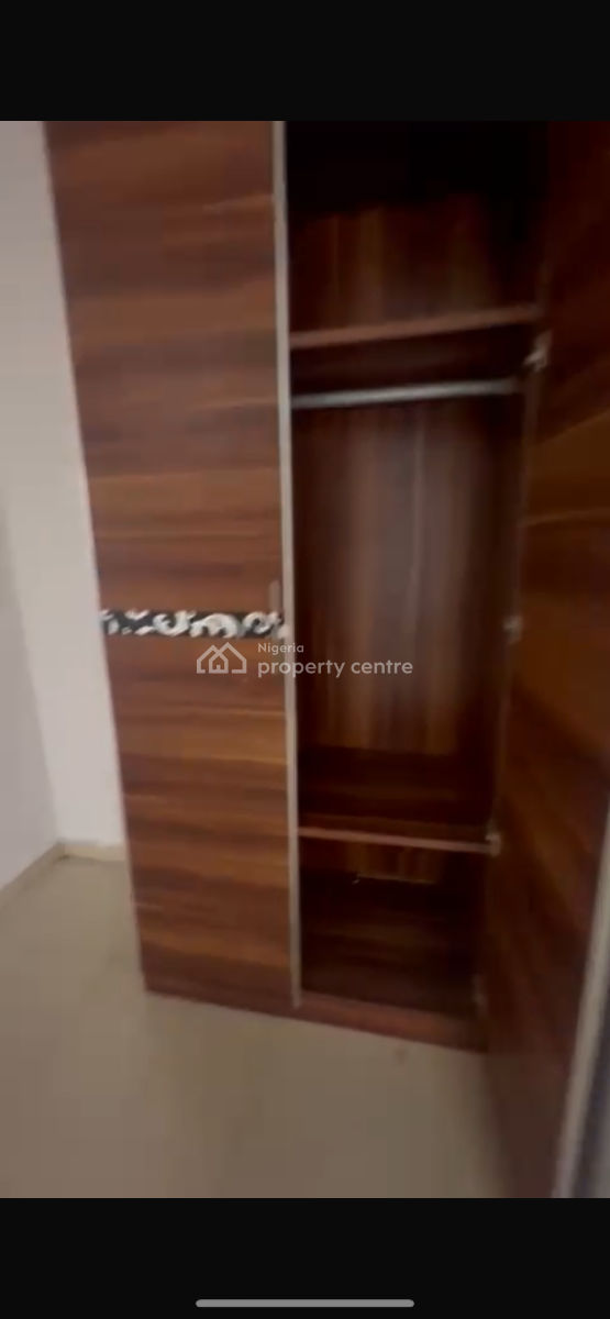 Luxury Mini Flat  Very Spacious to Share a Kitchen, Ikota Villa Estate , in a Serene Environment, Ikota, Lekki, Lagos, Mini Flat (room and Parlour) for Rent