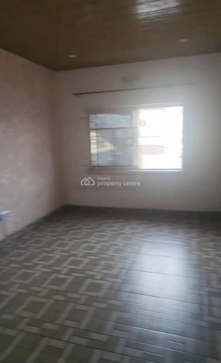 Lovely 3bedroom Flat, Adetola Aguda, Surulere, Lagos, Flat / Apartment for Rent