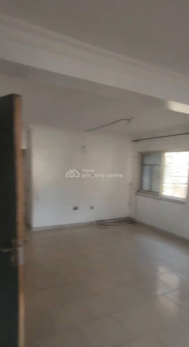 Lovely 3bedroom Flat, Adetola Aguda, Surulere, Lagos, Flat / Apartment for Rent