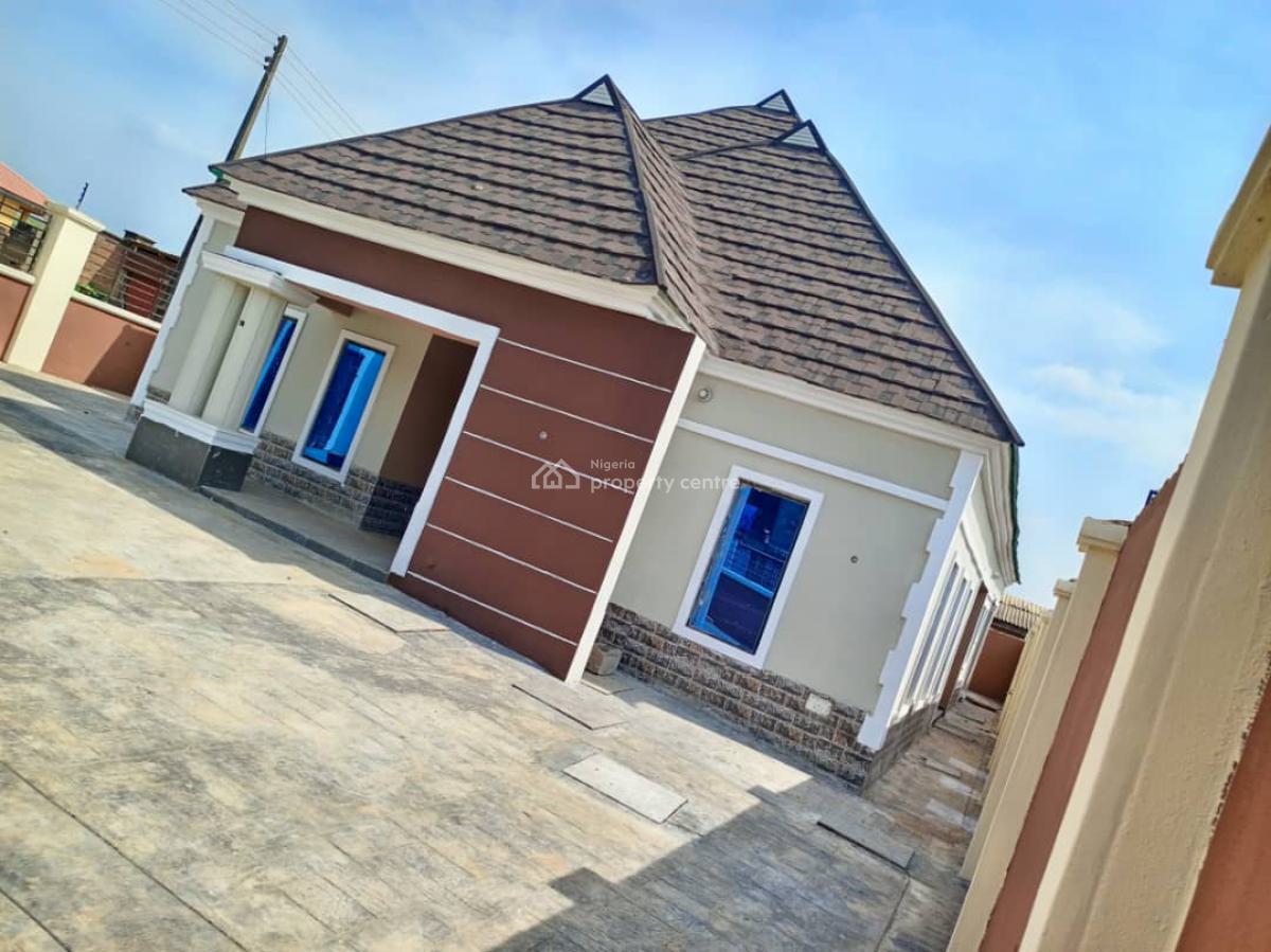 Modern Newly Built 5 Bedroom Bungalow on 541sqm of Land, Orogun, Orogun, Ibadan, Oyo, Detached Bungalow for Sale