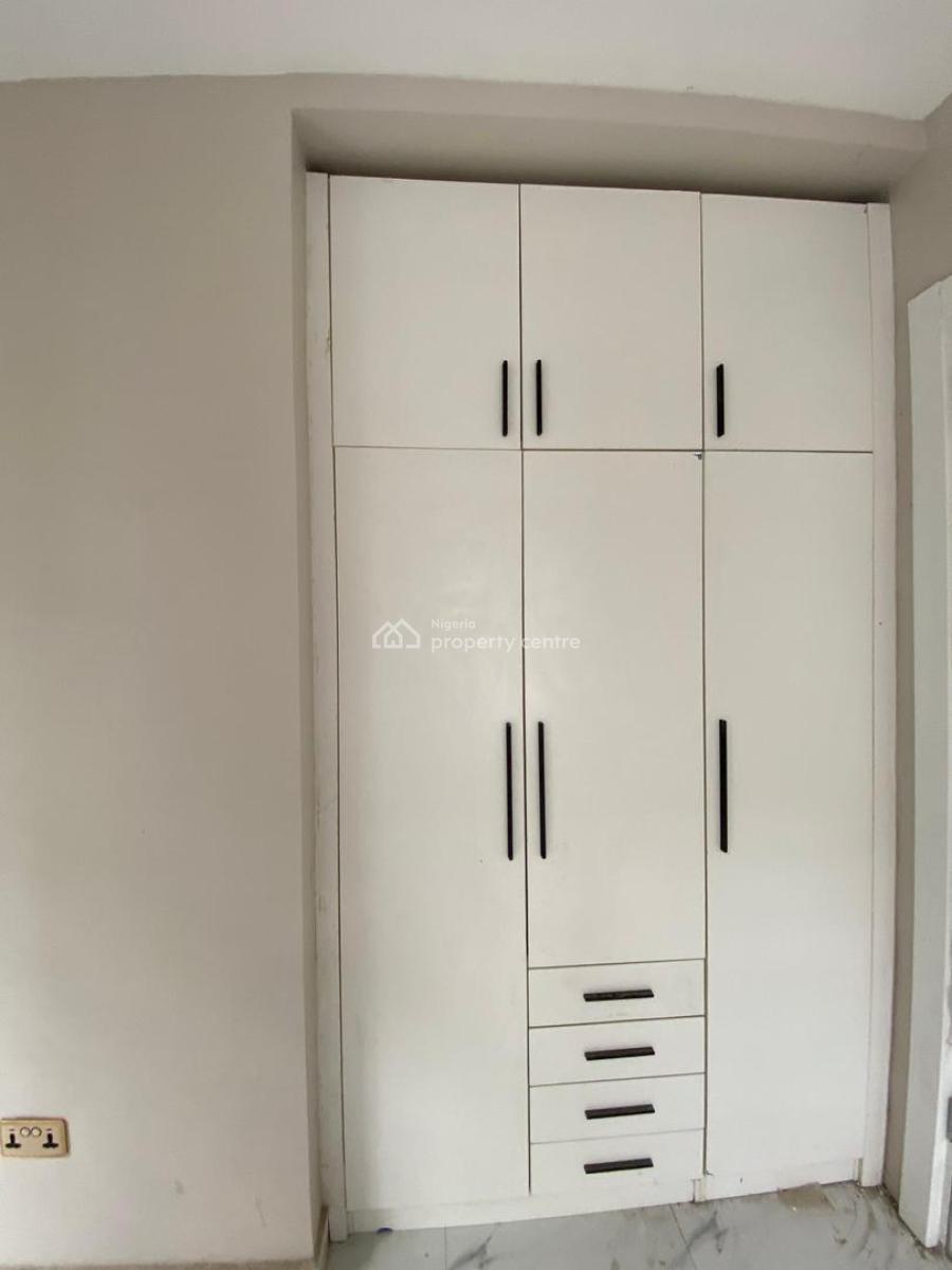 2 Bedroom Apartment with Boys Quarters, Lekki Phase 1, Lekki, Lagos, Flat / Apartment for Sale