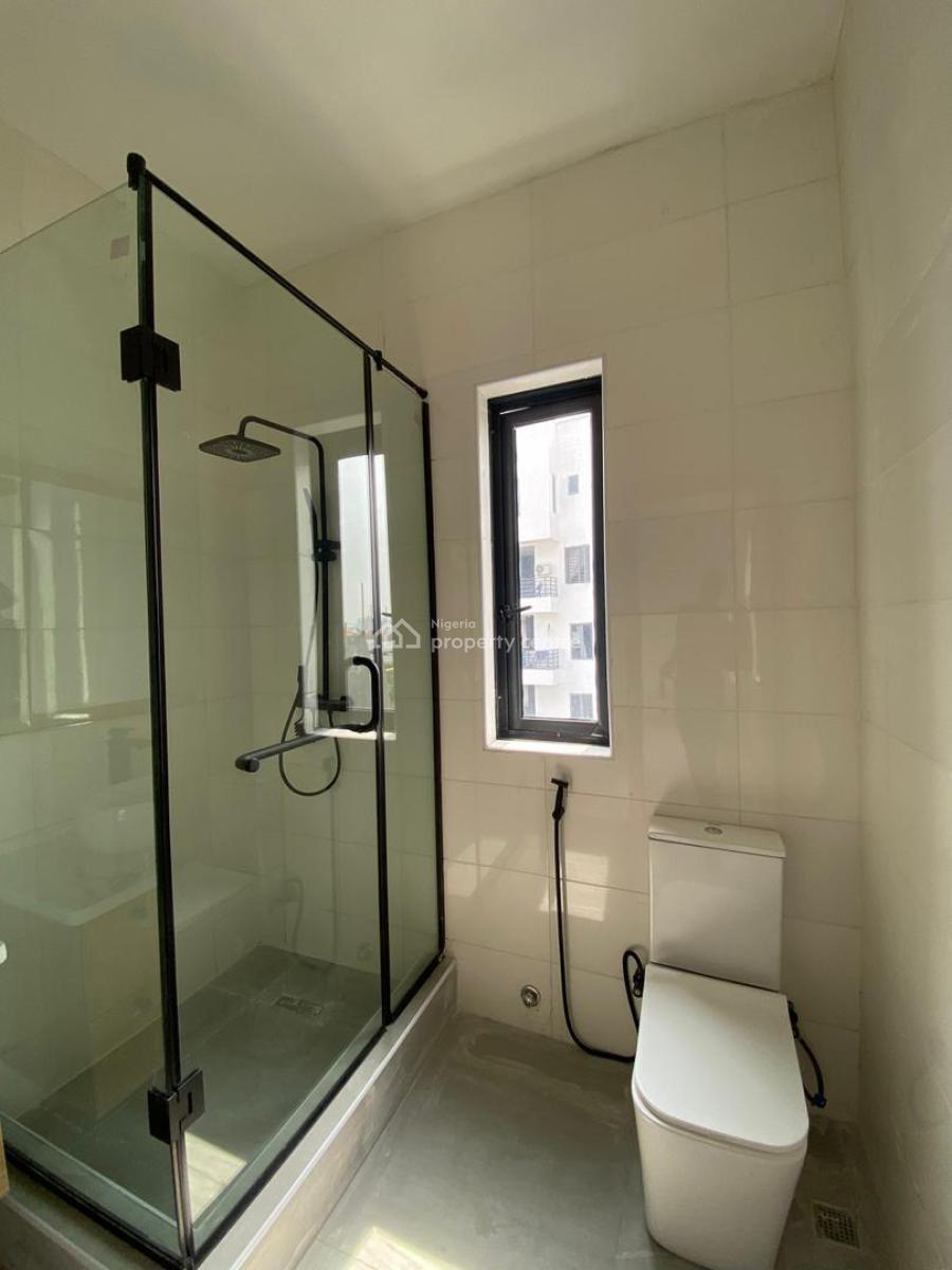 2 Bedroom Apartment with Boys Quarters and Gym, Lekki Phase 1, Lekki, Lagos, Flat / Apartment for Sale