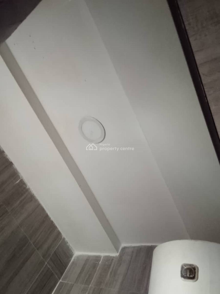 Lovely 2  Bedroom Flat (downstairs)  Available at Itedo Estate, Itedo Estate, Lekki Phase 1, Lekki, Lagos, Flat / Apartment for Rent