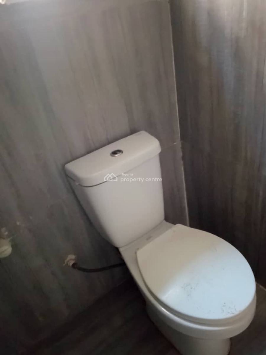 Lovely 2  Bedroom Flat (downstairs)  Available at Itedo Estate, Itedo Estate, Lekki Phase 1, Lekki, Lagos, Flat / Apartment for Rent