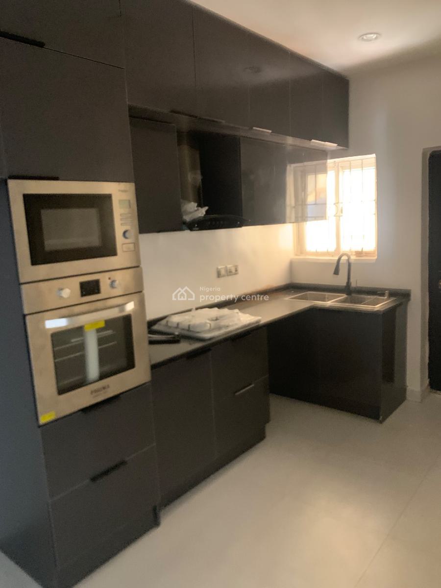 Distressed Luxury 3 Bedroom Flat, Off Alfa Beach Road, Igbo Efon, Lekki, Lagos, Block of Flats for Sale