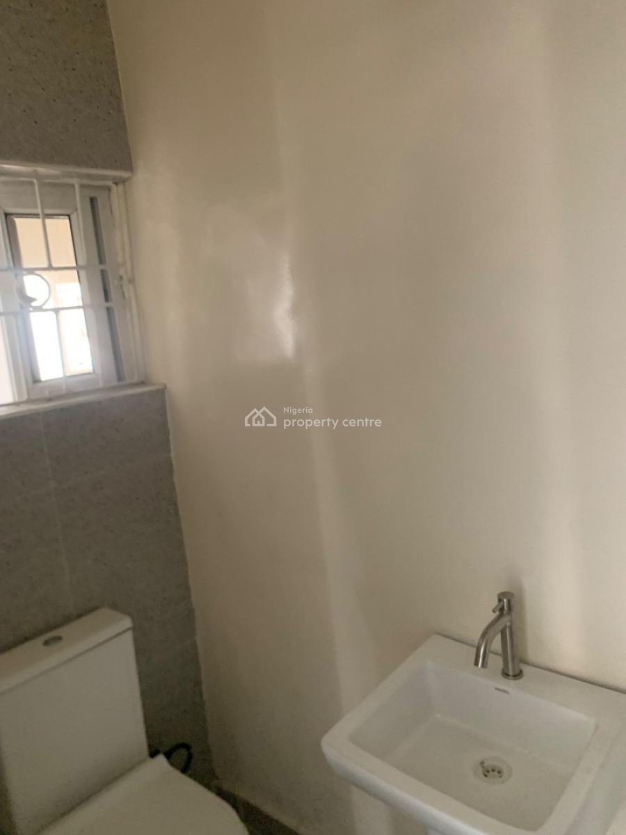 Distressed Luxury 3 Bedroom Flat, Off Alfa Beach Road, Igbo Efon, Lekki, Lagos, Block of Flats for Sale