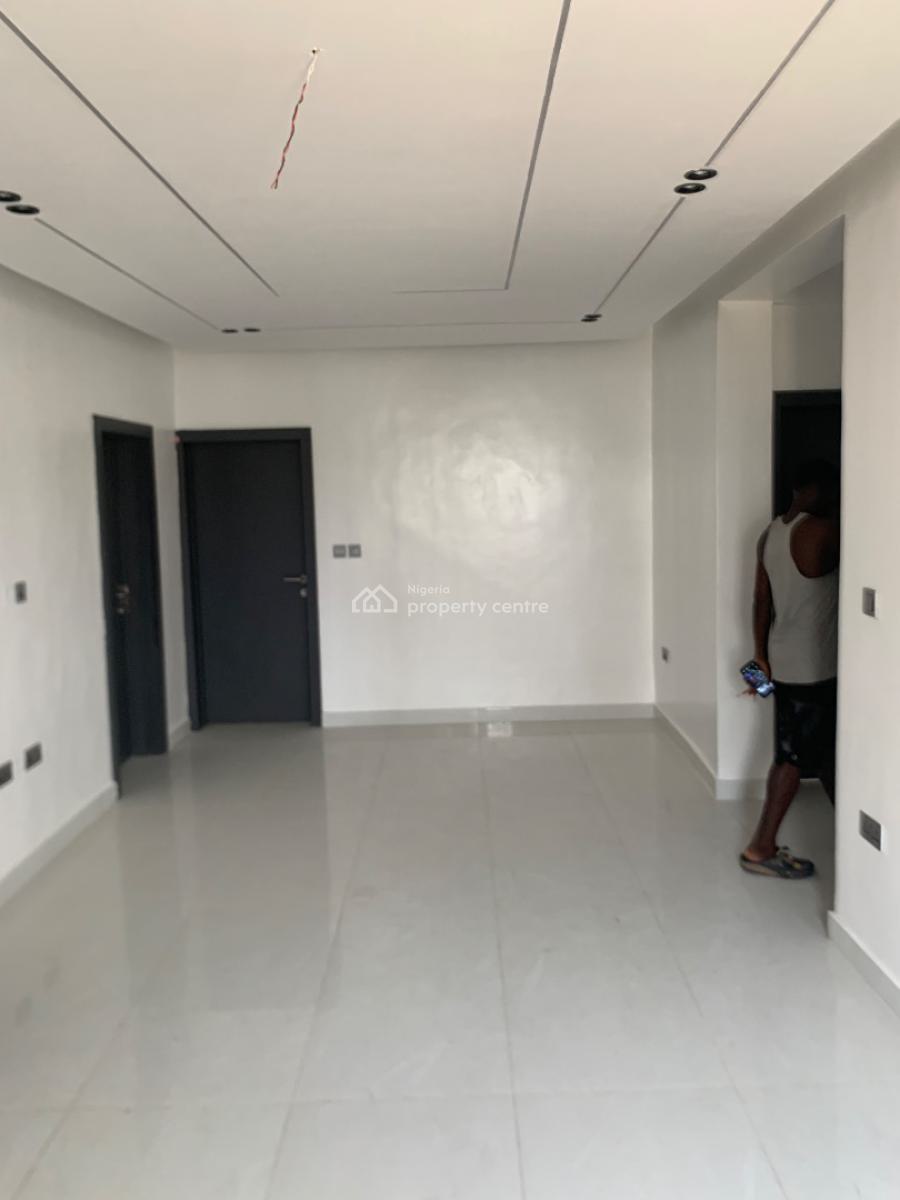 Distressed Luxury 3 Bedroom Flat, Off Alfa Beach Road, Igbo Efon, Lekki, Lagos, Block of Flats for Sale