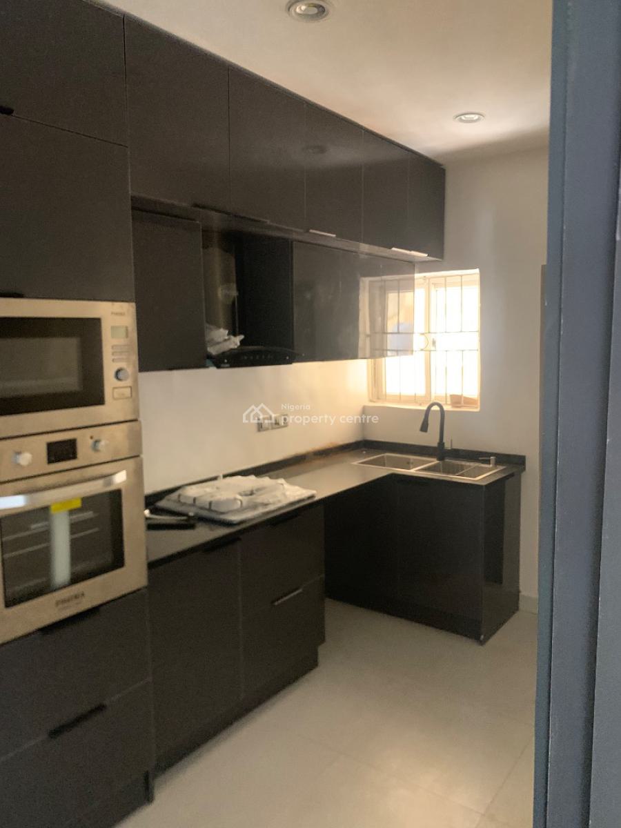 Distressed Luxury 3 Bedroom Flat, Off Alfa Beach Road, Igbo Efon, Lekki, Lagos, Block of Flats for Sale
