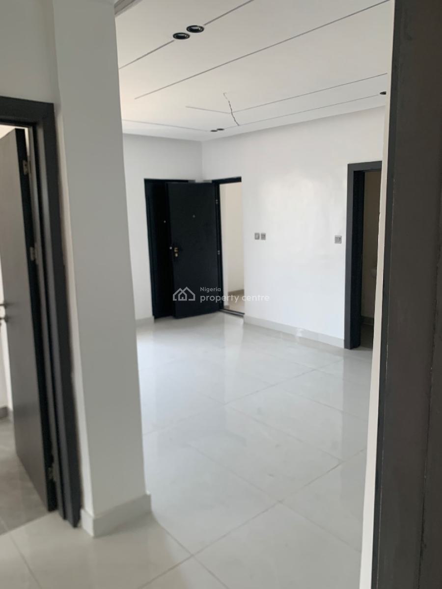 Distressed Luxury 3 Bedroom Flat, Off Alfa Beach Road, Igbo Efon, Lekki, Lagos, Block of Flats for Sale