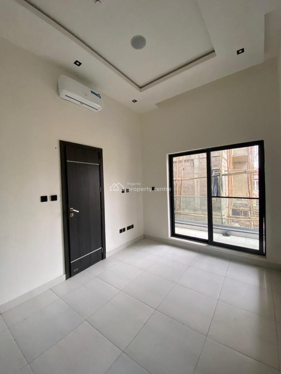 Spacious 2-bedroom Apartment with Bq Covering 200 Sqm, Lekki Phase 1, Lekki, Lagos, Flat / Apartment for Sale