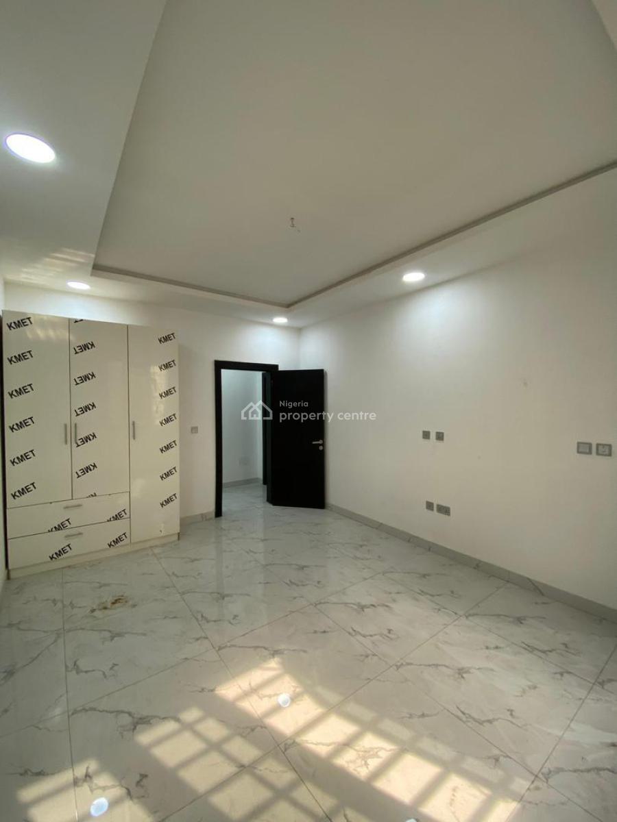 Spacious 2 Bedroom Apartment with Bq, Covering 250 Sqm, Lekki Phase 1, Lekki, Lagos, Detached Duplex for Sale