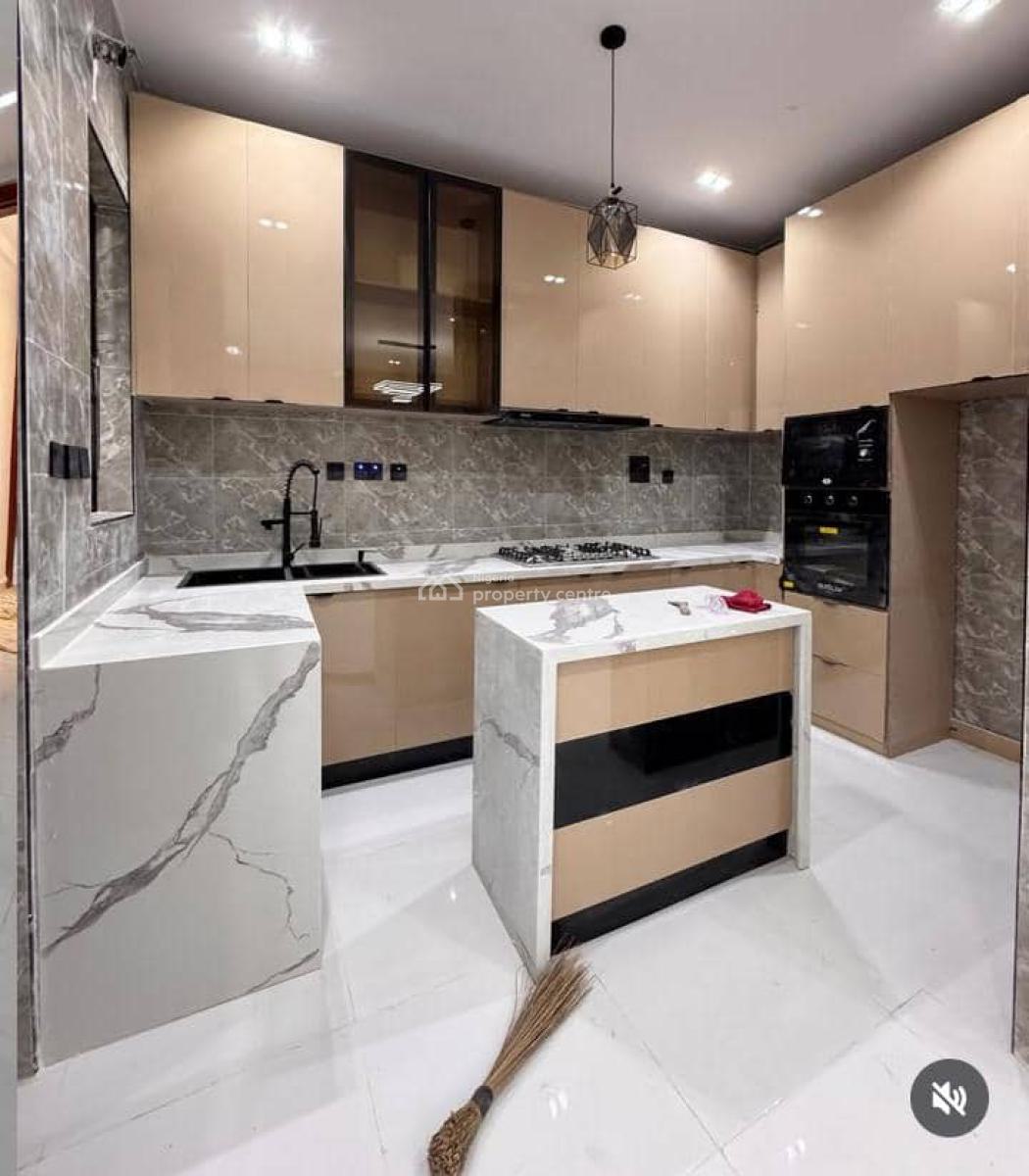 Luxury  2bedroom Apartment, Ologolo, Lekki, Lagos, Flat / Apartment for Rent