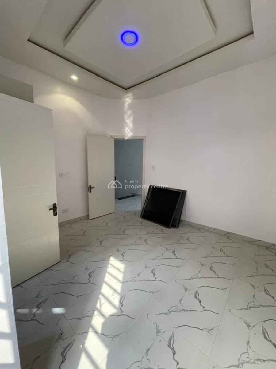 a Very Big Room Upstairs, Emcel Orchid Road, Ikota, Lekki, Lagos, Self Contain (single Rooms) for Rent