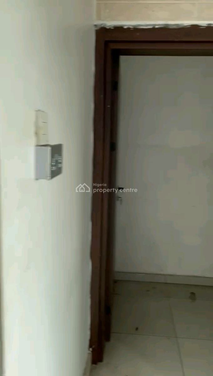 a Well Built and Standard Mini Flat, Obanikoro, Shomolu, Lagos, Mini Flat (room and Parlour) for Rent