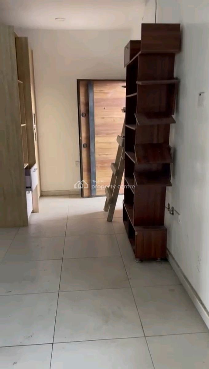 a Well Built and Standard Mini Flat, Obanikoro, Shomolu, Lagos, Mini Flat (room and Parlour) for Rent