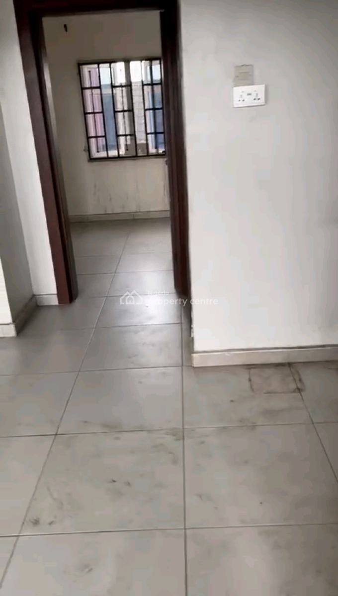 a Well Built and Standard Mini Flat, Obanikoro, Shomolu, Lagos, Mini Flat (room and Parlour) for Rent