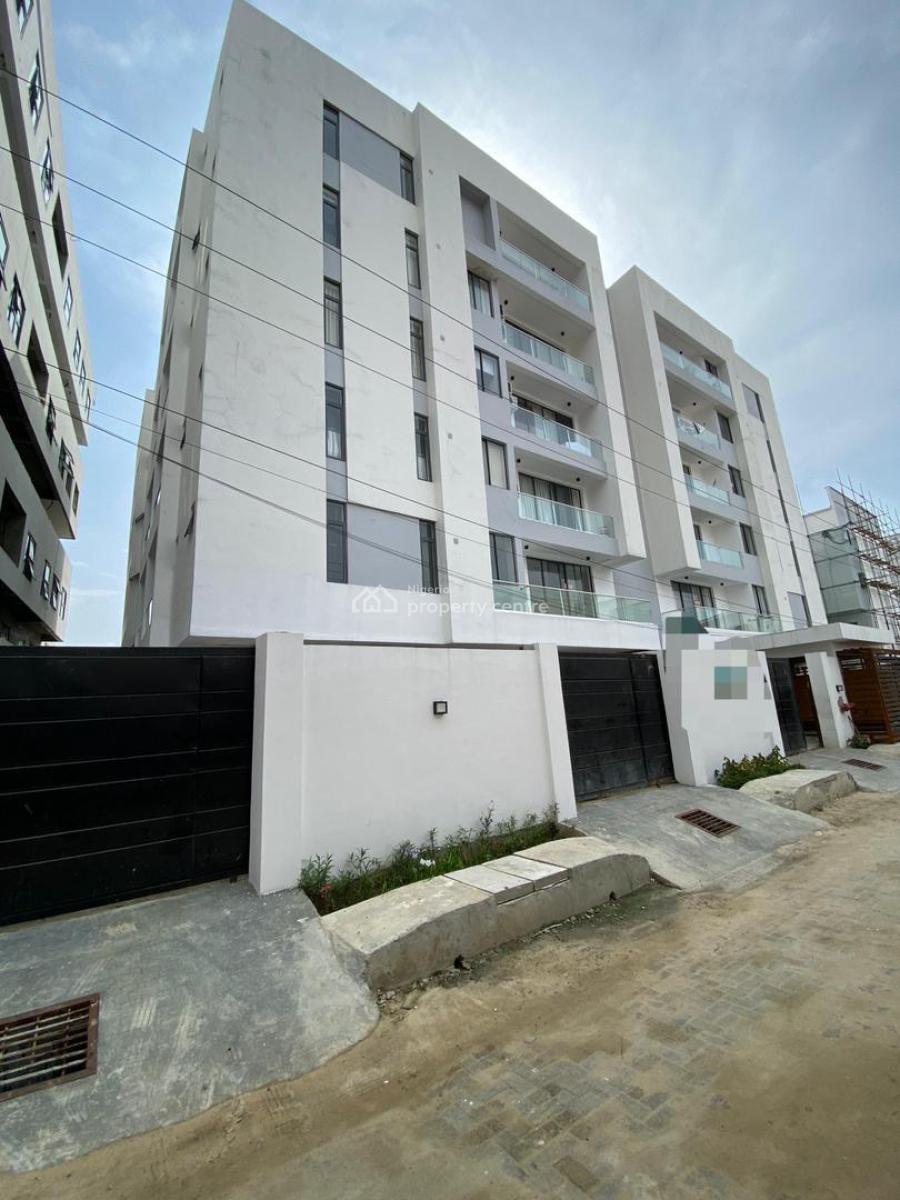 Spacious 3 Bedroom Apartment with Swimming Pool, Lekki Phase 1, Lekki, Lagos, Flat / Apartment for Sale