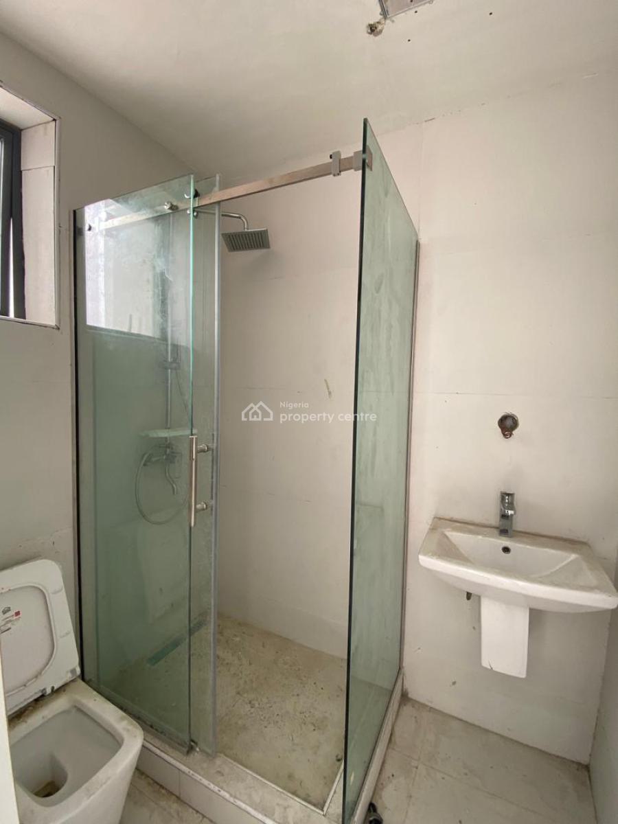 Spacious 3 Bedroom Apartment with Swimming Pool, Lekki Phase 1, Lekki, Lagos, Flat / Apartment for Sale