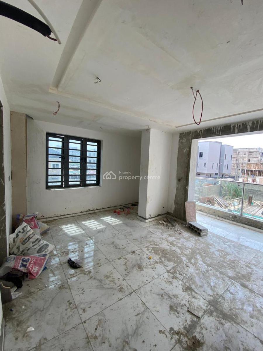 Spacious 2 Bedroom Apartment, Lekki Phase 1, Lekki, Lagos, Flat / Apartment for Sale