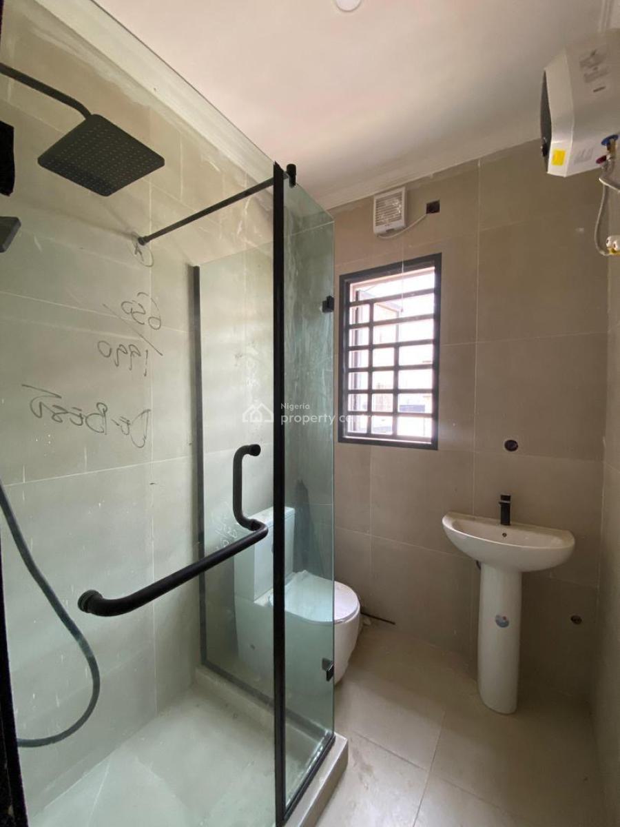 Spacious 4 Bedroom Apartment with Bq, Lekki Phase 1, Lekki, Lagos, Flat / Apartment for Sale