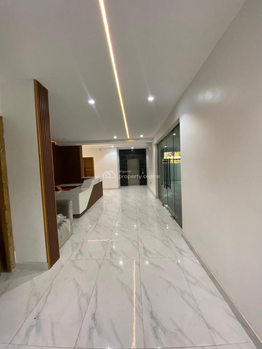 Spacious 2-bedroom Apartment with Boys Quarters, Elevator, Pool, Gym, Lekki Phase 1, Lekki, Lagos, Flat / Apartment for Sale