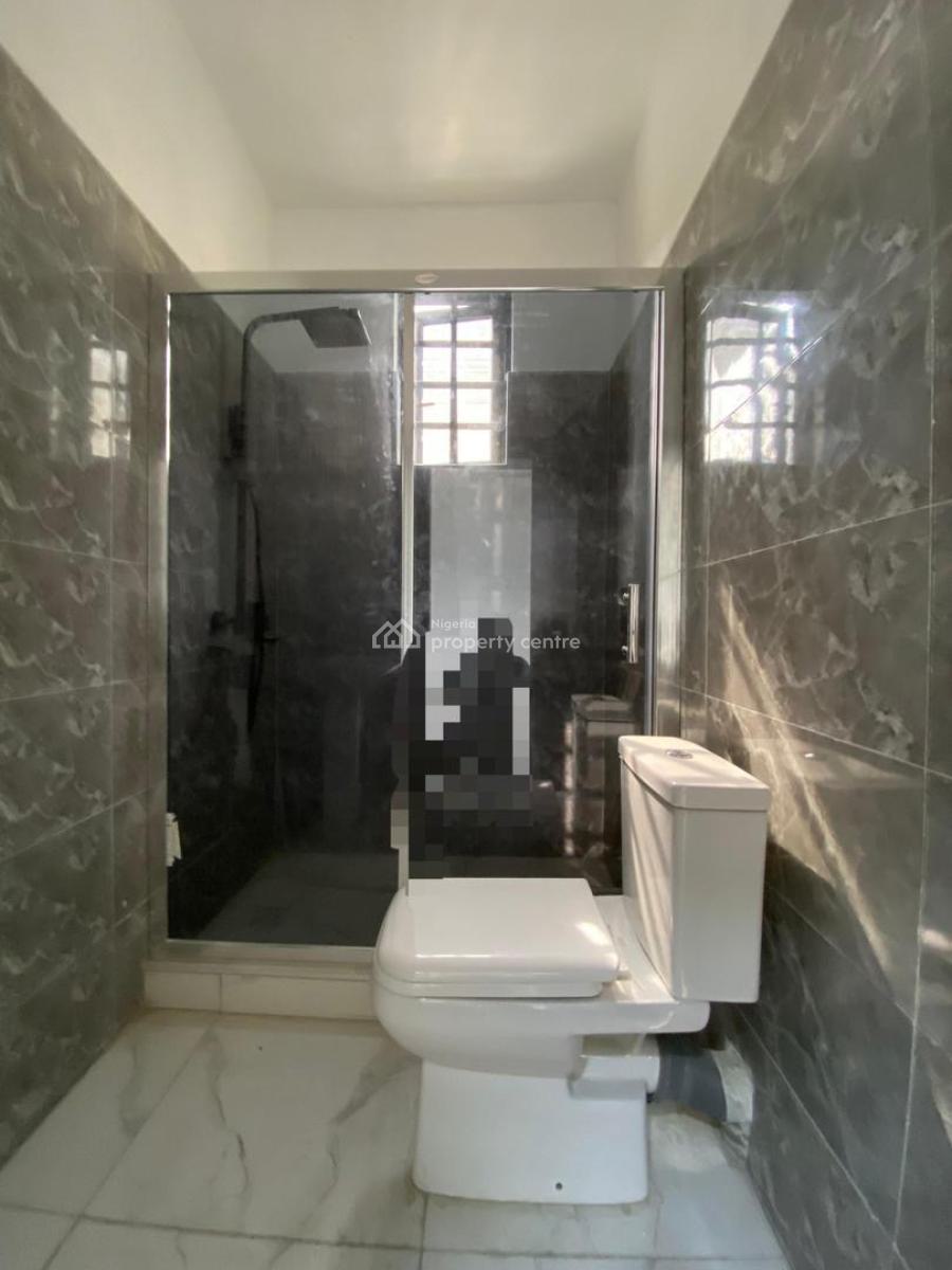 Spacious 2-bedroom Apartment with Boys Quarters, Lekki Phase 1, Lekki, Lagos, Flat / Apartment for Sale