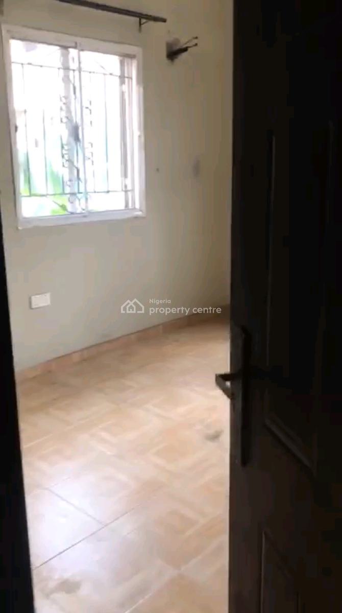 Decent and Spacious 2 Bedroom Upflat All Rooms En-suite, Off Yetunde Brown, Ifako, Gbagada, Lagos, Flat / Apartment for Rent