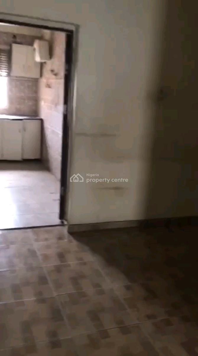 Decent and Spacious 2 Bedroom Upflat All Rooms En-suite, Off Yetunde Brown, Ifako, Gbagada, Lagos, Flat / Apartment for Rent