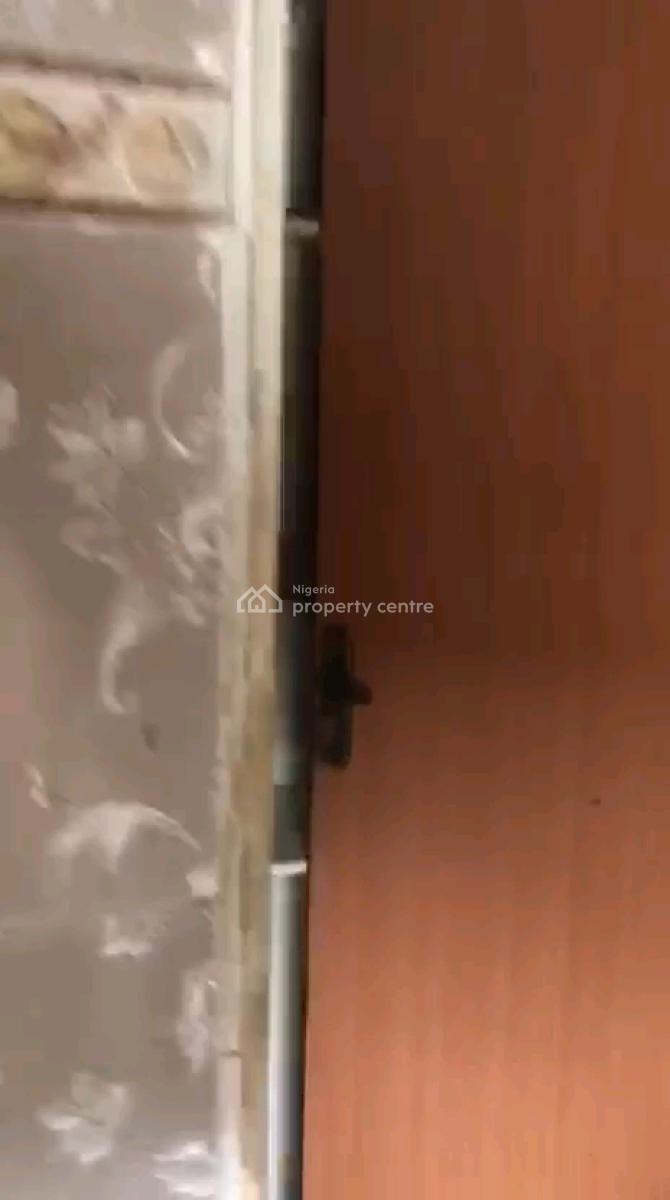 Decent and Spacious 2 Bedroom Upflat All Rooms En-suite, Off Yetunde Brown, Ifako, Gbagada, Lagos, Flat / Apartment for Rent