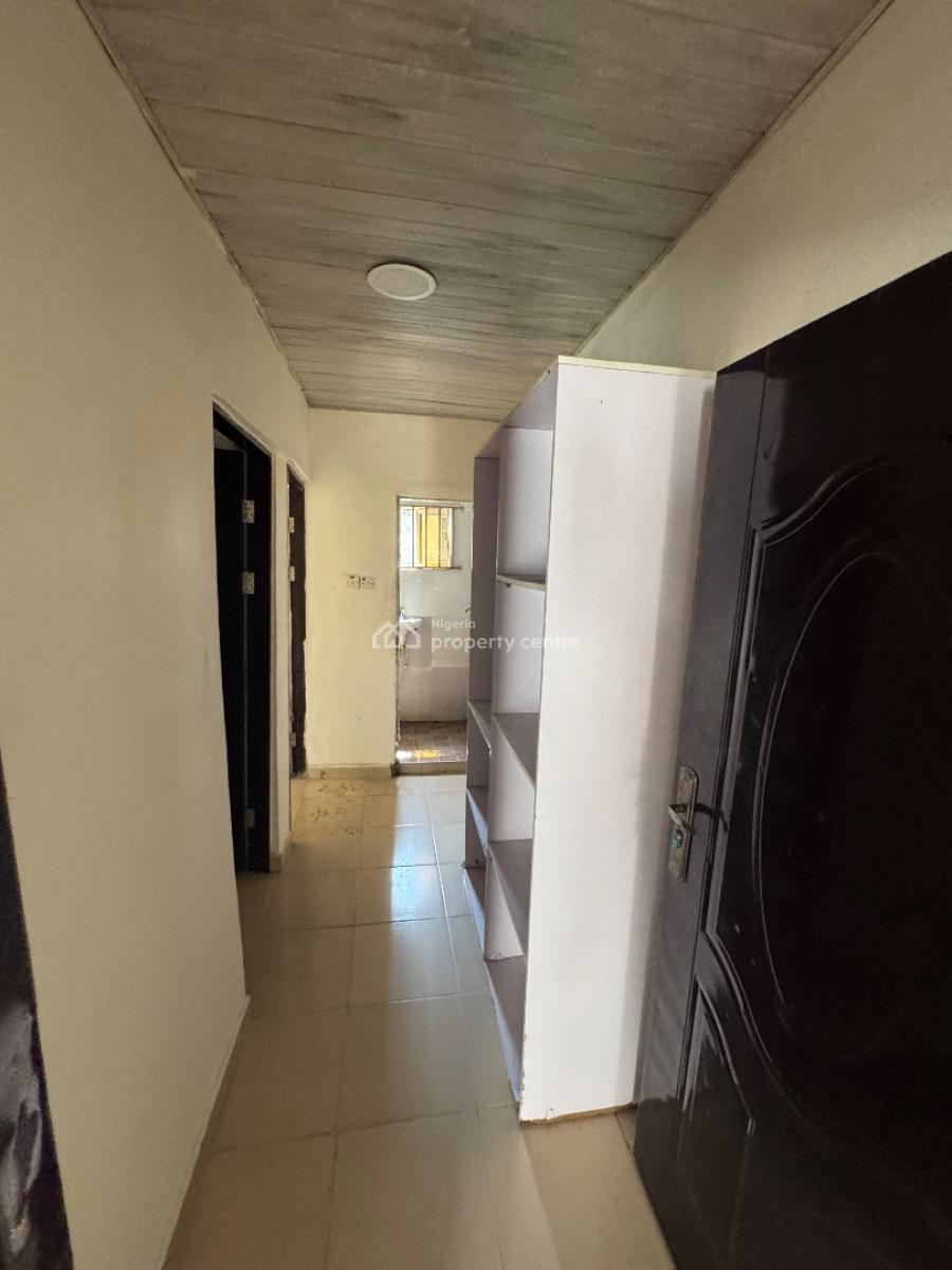 a Well Maintained 2 Bedrooms Apartment, Off Admiralty Way, Lekki Phase 1, Lekki, Lagos, Flat / Apartment for Rent