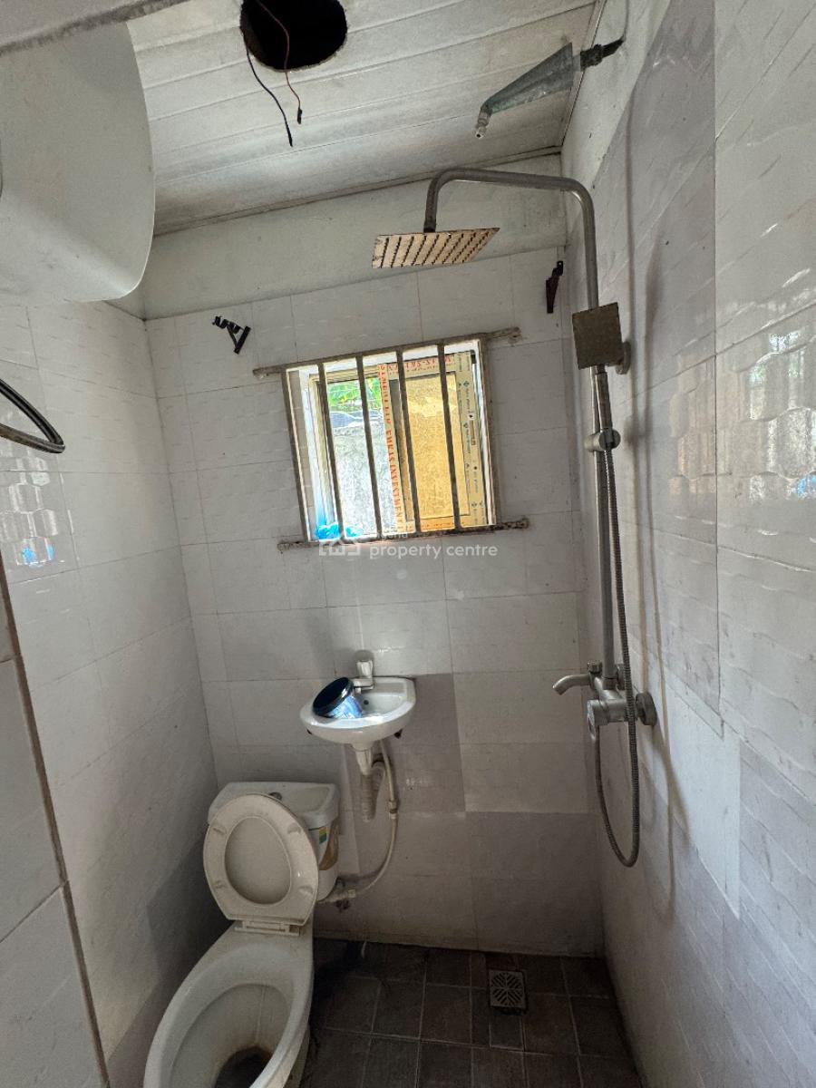 a Well Maintained 2 Bedrooms Apartment, Off Admiralty Way, Lekki Phase 1, Lekki, Lagos, Flat / Apartment for Rent