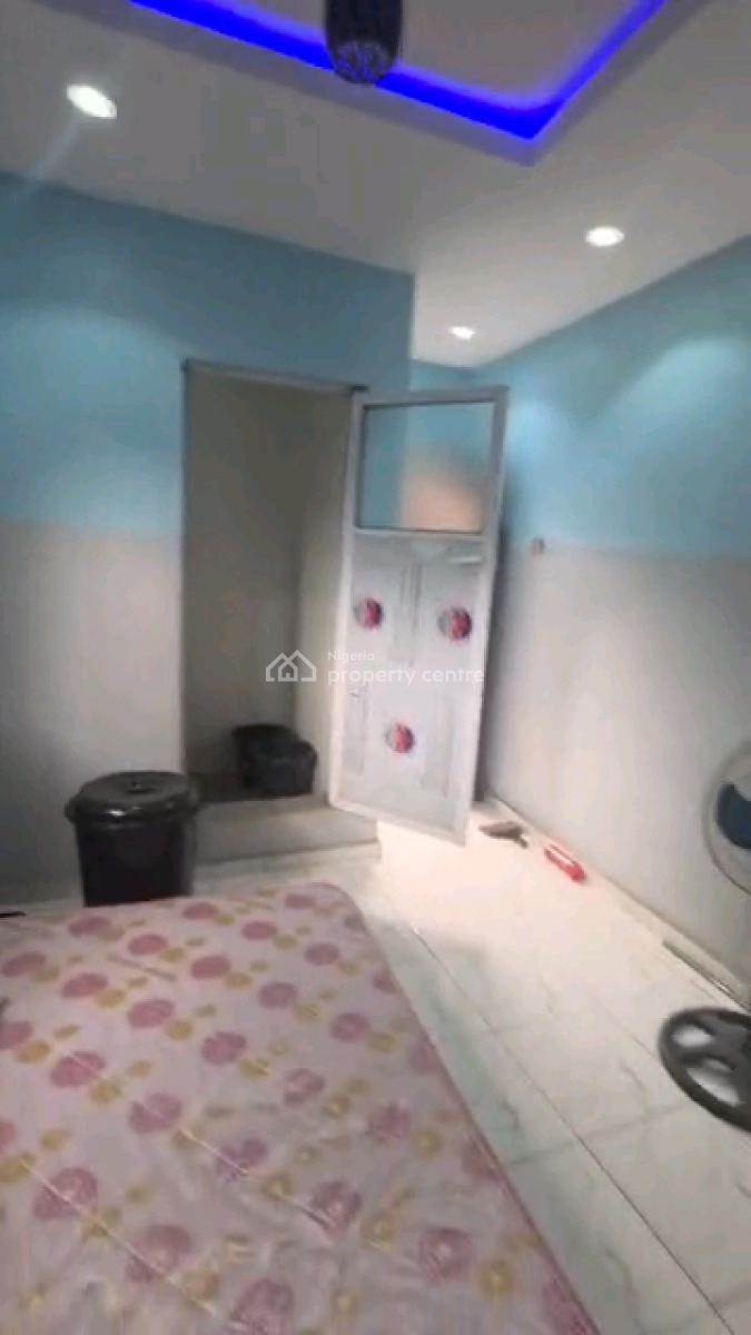 Spacious Self Contain, Abule Ijesha, Yaba, Lagos, Self Contain (single Rooms) for Rent