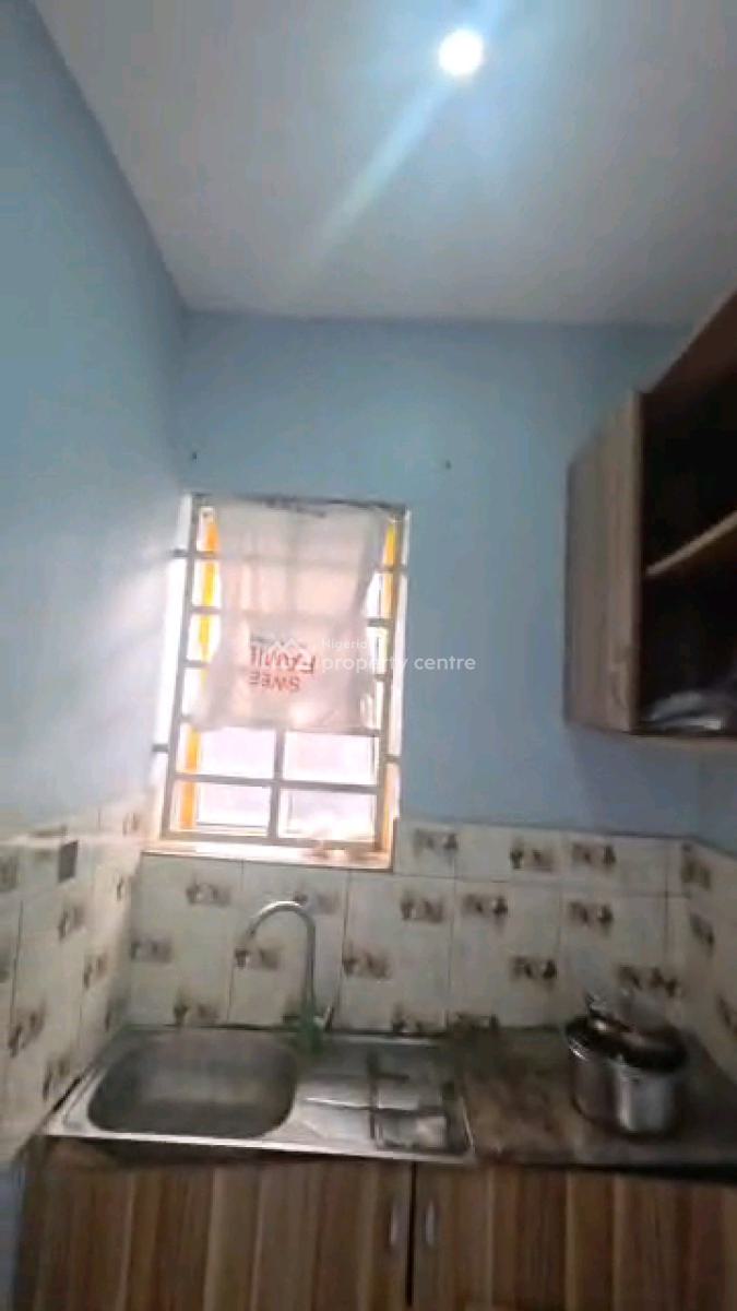 Spacious Self Contain, Abule Ijesha, Yaba, Lagos, Self Contain (single Rooms) for Rent
