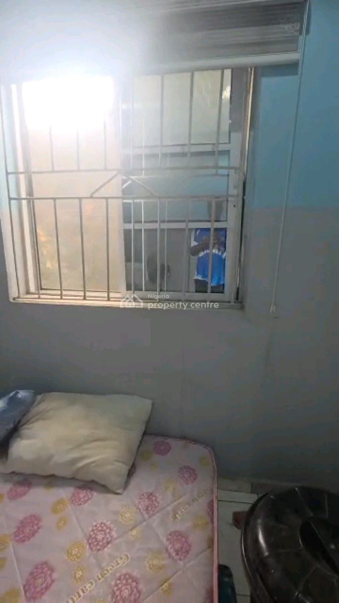 Spacious Self Contain, Abule Ijesha, Yaba, Lagos, Self Contain (single Rooms) for Rent