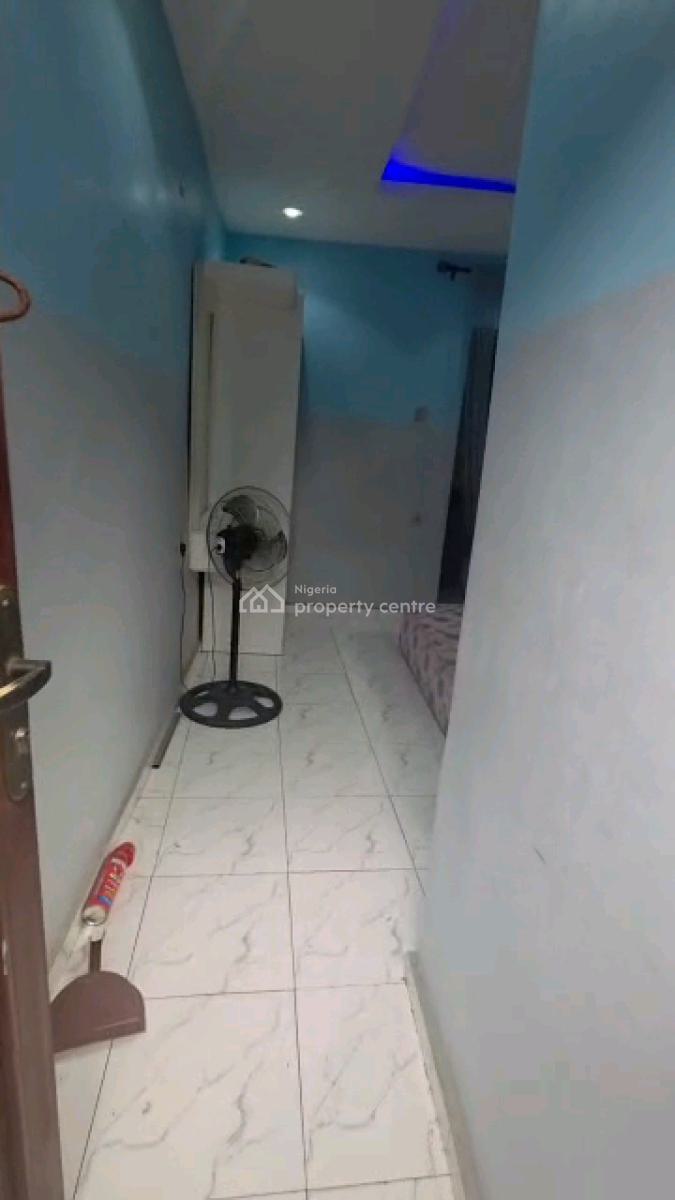 Spacious Self Contain, Abule Ijesha, Yaba, Lagos, Self Contain (single Rooms) for Rent