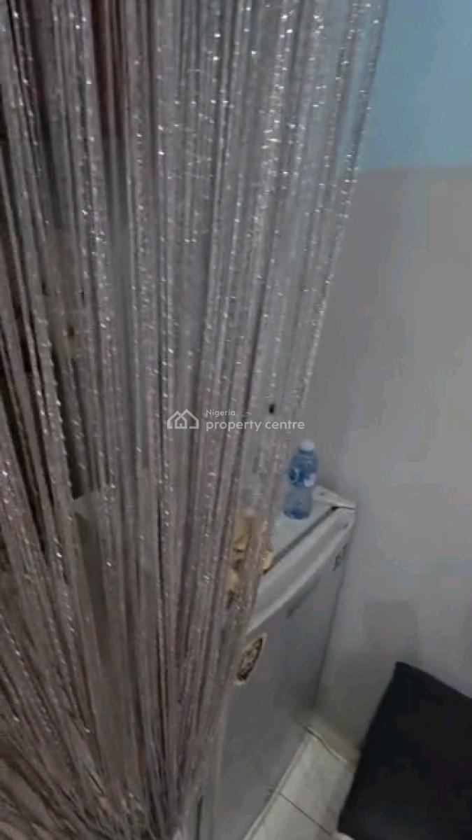 Spacious Self Contain, Abule Ijesha, Yaba, Lagos, Self Contain (single Rooms) for Rent