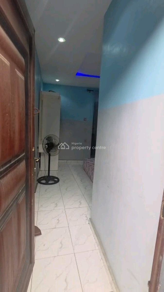 Spacious Self Contain, Abule Ijesha, Yaba, Lagos, Self Contain (single Rooms) for Rent