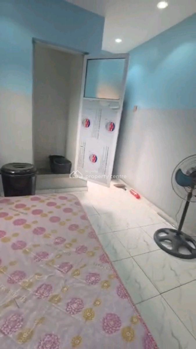 Spacious Self Contain, Abule Ijesha, Yaba, Lagos, Self Contain (single Rooms) for Rent