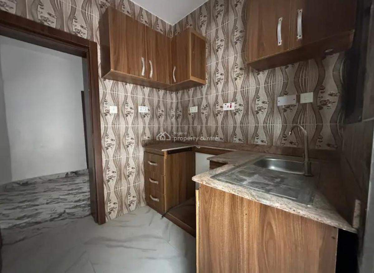 Excellent Spacious 3 Bedroom Apartment, Lekki Phase 1, Lekki, Lagos, Flat / Apartment for Rent