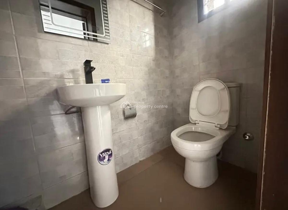 Excellent Spacious 3 Bedroom Apartment, Lekki Phase 1, Lekki, Lagos, Flat / Apartment for Rent